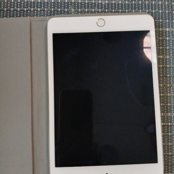 Apple Mini - Picture 5 of 6